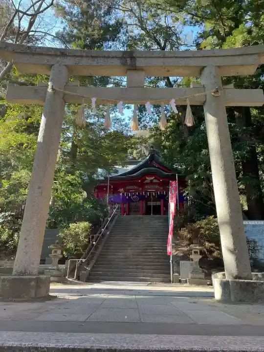 高瀧神社の{uncategorized: "未分類", other: "その他", undefined: "問題あり", building: "その他建物", grave: "お墓", sacred_gate: "鳥居", guardian: "狛犬", statue: "像", buddha: "仏像", history: "歴史", nature: "自然", garden: "庭園", animal: "動物", pagoda: "塔", temizu: "手水舎", mountain_gate: "山門・神門", sanctuary: "本殿・本堂", subordinate: "末社・摂社", art: "芸術", scenery: "景色", jizo: "地蔵", ema: "絵馬", goshuin: "御朱印", omikuji: "おみくじ", items: "授与品その他", amulet: "お守り", goshuincho: "御朱印帳", eats: "食事", festival: "お祭り", votive_dance: "神楽", shichigosan: "七五三参", wedding: "結婚式", experience: "体験その他", initially: "初詣", around: "周辺", anti_infection: "感染症対策"}