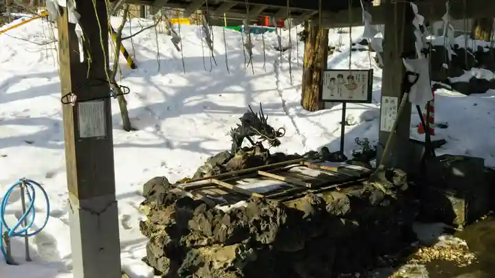 虻田神社の手水舎