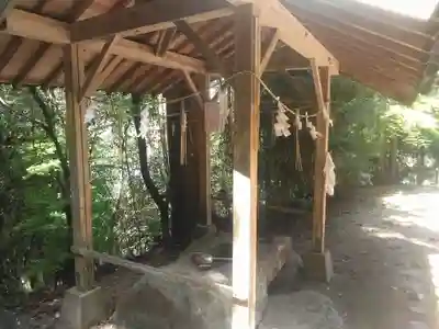 遠貴神社の手水舎