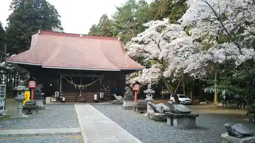 亀岡八幡宮の本殿・本堂