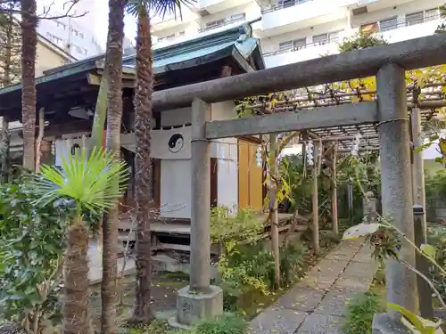 於岩稲荷田宮神社(東京都)