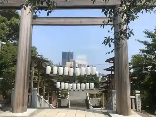 伊勢山皇大神宮の鳥居