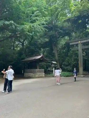 明治神宮の{uncategorized: "未分類", other: "その他", undefined: "問題あり", building: "その他建物", grave: "お墓", sacred_gate: "鳥居", guardian: "狛犬", statue: "像", buddha: "仏像", history: "歴史", nature: "自然", garden: "庭園", animal: "動物", pagoda: "塔", temizu: "手水舎", mountain_gate: "山門・神門", sanctuary: "本殿・本堂", subordinate: "末社・摂社", art: "芸術", scenery: "景色", jizo: "地蔵", ema: "絵馬", goshuin: "御朱印", omikuji: "おみくじ", items: "授与品その他", amulet: "お守り", goshuincho: "御朱印帳", eats: "食事", festival: "お祭り", votive_dance: "神楽", shichigosan: "七五三参", wedding: "結婚式", experience: "体験その他", initially: "初詣", around: "周辺", anti_infection: "感染症対策"}