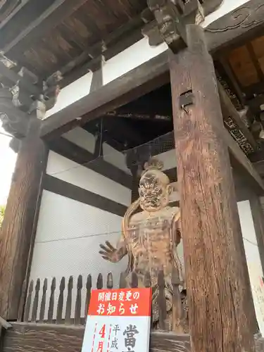 當麻寺の像