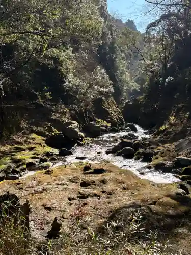 天安河原宮の{uncategorized: "未分類", other: "その他", undefined: "問題あり", building: "その他建物", grave: "お墓", sacred_gate: "鳥居", guardian: "狛犬", statue: "像", buddha: "仏像", history: "歴史", nature: "自然", garden: "庭園", animal: "動物", pagoda: "塔", temizu: "手水舎", mountain_gate: "山門・神門", sanctuary: "本殿・本堂", subordinate: "末社・摂社", art: "芸術", scenery: "景色", jizo: "地蔵", ema: "絵馬", goshuin: "御朱印", omikuji: "おみくじ", items: "授与品その他", amulet: "お守り", goshuincho: "御朱印帳", eats: "食事", festival: "お祭り", votive_dance: "神楽", shichigosan: "七五三参", wedding: "結婚式", experience: "体験その他", initially: "初詣", around: "周辺", anti_infection: "感染症対策"}