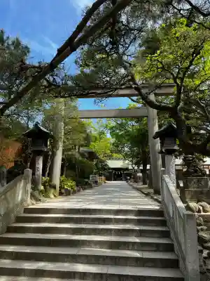 意富比神社の{uncategorized: "未分類", other: "その他", undefined: "問題あり", building: "その他建物", grave: "お墓", sacred_gate: "鳥居", guardian: "狛犬", statue: "像", buddha: "仏像", history: "歴史", nature: "自然", garden: "庭園", animal: "動物", pagoda: "塔", temizu: "手水舎", mountain_gate: "山門・神門", sanctuary: "本殿・本堂", subordinate: "末社・摂社", art: "芸術", scenery: "景色", jizo: "地蔵", ema: "絵馬", goshuin: "御朱印", omikuji: "おみくじ", items: "授与品その他", amulet: "お守り", goshuincho: "御朱印帳", eats: "食事", festival: "お祭り", votive_dance: "神楽", shichigosan: "七五三参", wedding: "結婚式", experience: "体験その他", initially: "初詣", around: "周辺", anti_infection: "感染症対策"}