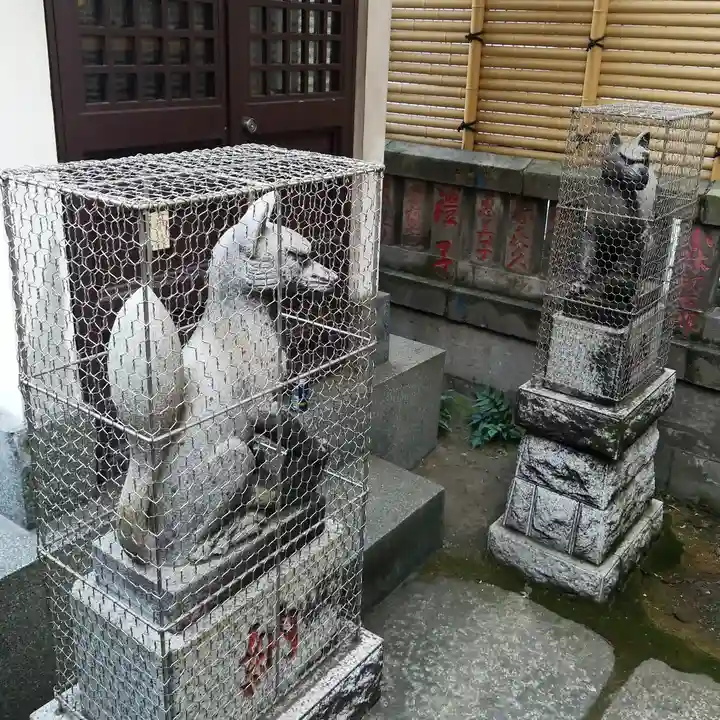 石塚稲荷神社の狛犬