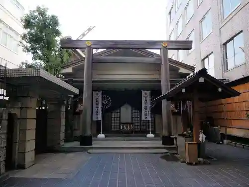 小石川大神宮の鳥居