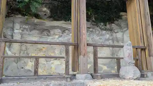 岩屋寺石仏の本殿・本堂