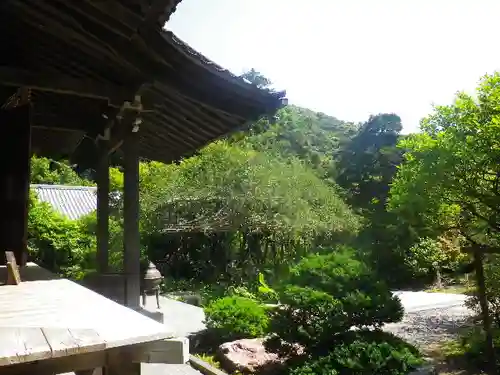 光則寺の庭園