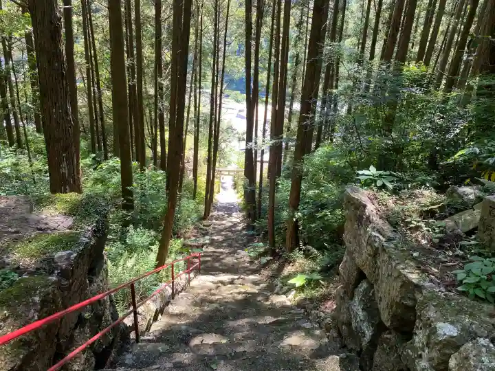 小浜神社の{uncategorized: "未分類", other: "その他", undefined: "問題あり", building: "その他建物", grave: "お墓", sacred_gate: "鳥居", guardian: "狛犬", statue: "像", buddha: "仏像", history: "歴史", nature: "自然", garden: "庭園", animal: "動物", pagoda: "塔", temizu: "手水舎", mountain_gate: "山門・神門", sanctuary: "本殿・本堂", subordinate: "末社・摂社", art: "芸術", scenery: "景色", jizo: "地蔵", ema: "絵馬", goshuin: "御朱印", omikuji: "おみくじ", items: "授与品その他", amulet: "お守り", goshuincho: "御朱印帳", eats: "食事", festival: "お祭り", votive_dance: "神楽", shichigosan: "七五三参", wedding: "結婚式", experience: "体験その他", initially: "初詣", around: "周辺", anti_infection: "感染症対策"}