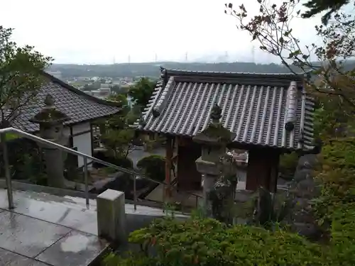 金剛寺の山門