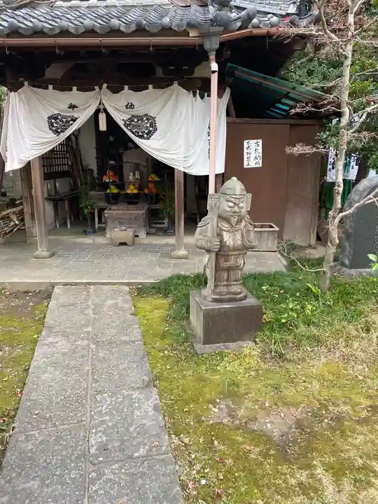 大学院の本殿・本堂