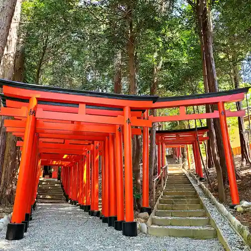 二川伏見稲荷の鳥居