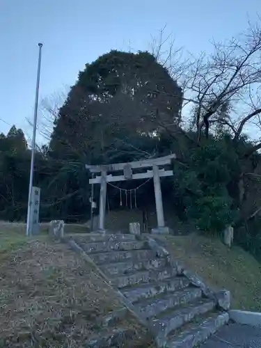 諏訪神社の鳥居