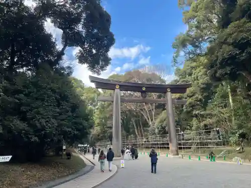 明治神宮の{uncategorized: "未分類", other: "その他", undefined: "問題あり", building: "その他建物", grave: "お墓", sacred_gate: "鳥居", guardian: "狛犬", statue: "像", buddha: "仏像", history: "歴史", nature: "自然", garden: "庭園", animal: "動物", pagoda: "塔", temizu: "手水舎", mountain_gate: "山門・神門", sanctuary: "本殿・本堂", subordinate: "末社・摂社", art: "芸術", scenery: "景色", jizo: "地蔵", ema: "絵馬", goshuin: "御朱印", omikuji: "おみくじ", items: "授与品その他", amulet: "お守り", goshuincho: "御朱印帳", eats: "食事", festival: "お祭り", votive_dance: "神楽", shichigosan: "七五三参", wedding: "結婚式", experience: "体験その他", initially: "初詣", around: "周辺", anti_infection: "感染症対策"}