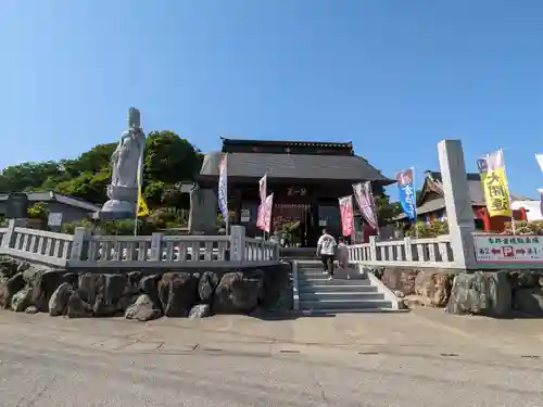 埼玉厄除け開運大師・龍泉寺（切り絵御朱印発祥の寺）(埼玉県)