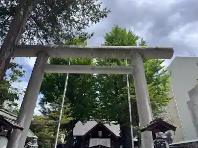 北海道神宮頓宮の{uncategorized: "未分類", other: "その他", undefined: "問題あり", building: "その他建物", grave: "お墓", sacred_gate: "鳥居", guardian: "狛犬", statue: "像", buddha: "仏像", history: "歴史", nature: "自然", garden: "庭園", animal: "動物", pagoda: "塔", temizu: "手水舎", mountain_gate: "山門・神門", sanctuary: "本殿・本堂", subordinate: "末社・摂社", art: "芸術", scenery: "景色", jizo: "地蔵", ema: "絵馬", goshuin: "御朱印", omikuji: "おみくじ", items: "授与品その他", amulet: "お守り", goshuincho: "御朱印帳", eats: "食事", festival: "お祭り", votive_dance: "神楽", shichigosan: "七五三参", wedding: "結婚式", experience: "体験その他", initially: "初詣", around: "周辺", anti_infection: "感染症対策"}