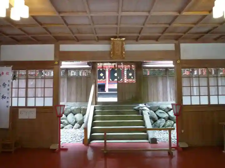 仲山神社の本殿・本堂