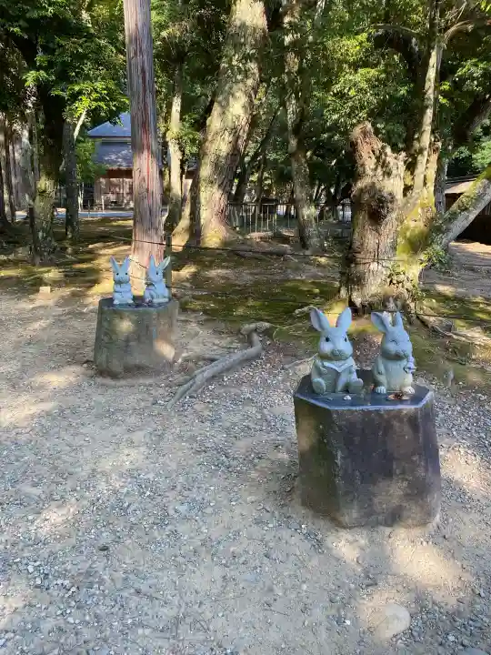 出雲大社の{uncategorized: "未分類", other: "その他", undefined: "問題あり", building: "その他建物", grave: "お墓", sacred_gate: "鳥居", guardian: "狛犬", statue: "像", buddha: "仏像", history: "歴史", nature: "自然", garden: "庭園", animal: "動物", pagoda: "塔", temizu: "手水舎", mountain_gate: "山門・神門", sanctuary: "本殿・本堂", subordinate: "末社・摂社", art: "芸術", scenery: "景色", jizo: "地蔵", ema: "絵馬", goshuin: "御朱印", omikuji: "おみくじ", items: "授与品その他", amulet: "お守り", goshuincho: "御朱印帳", eats: "食事", festival: "お祭り", votive_dance: "神楽", shichigosan: "七五三参", wedding: "結婚式", experience: "体験その他", initially: "初詣", around: "周辺", anti_infection: "感染症対策"}
