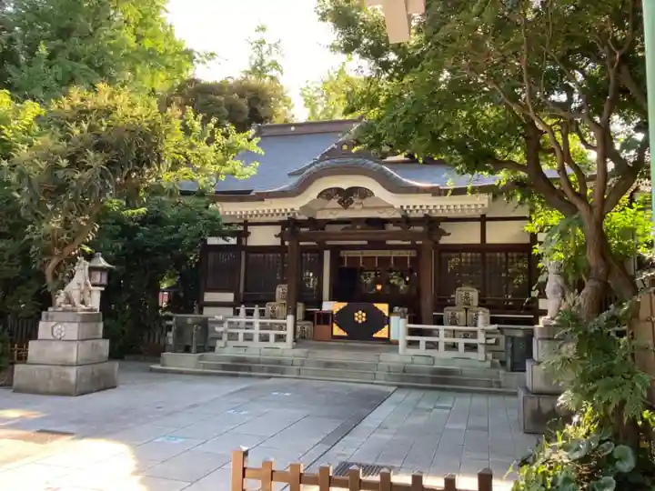 鳥越神社の本殿・本堂