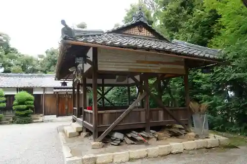 近津尾神社の建物その他