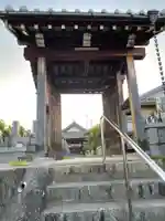 釋尊寺の山門・神門