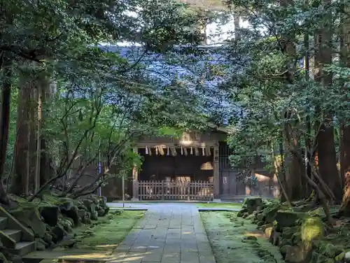 彌彦神社の建物その他