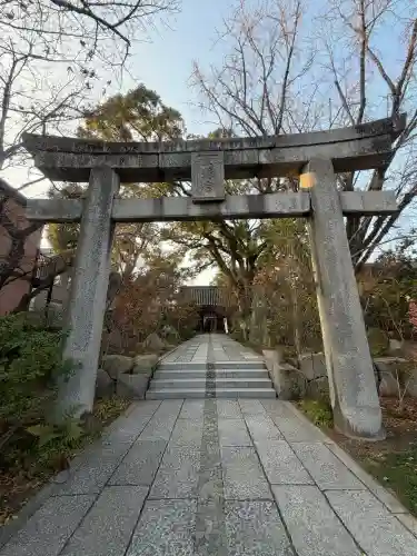 鳥飼八幡宮の{uncategorized: "未分類", other: "その他", undefined: "問題あり", building: "その他建物", grave: "お墓", sacred_gate: "鳥居", guardian: "狛犬", statue: "像", buddha: "仏像", history: "歴史", nature: "自然", garden: "庭園", animal: "動物", pagoda: "塔", temizu: "手水舎", mountain_gate: "山門・神門", sanctuary: "本殿・本堂", subordinate: "末社・摂社", art: "芸術", scenery: "景色", jizo: "地蔵", ema: "絵馬", goshuin: "御朱印", omikuji: "おみくじ", items: "授与品その他", amulet: "お守り", goshuincho: "御朱印帳", eats: "食事", festival: "お祭り", votive_dance: "神楽", shichigosan: "七五三参", wedding: "結婚式", experience: "体験その他", initially: "初詣", around: "周辺", anti_infection: "感染症対策"}