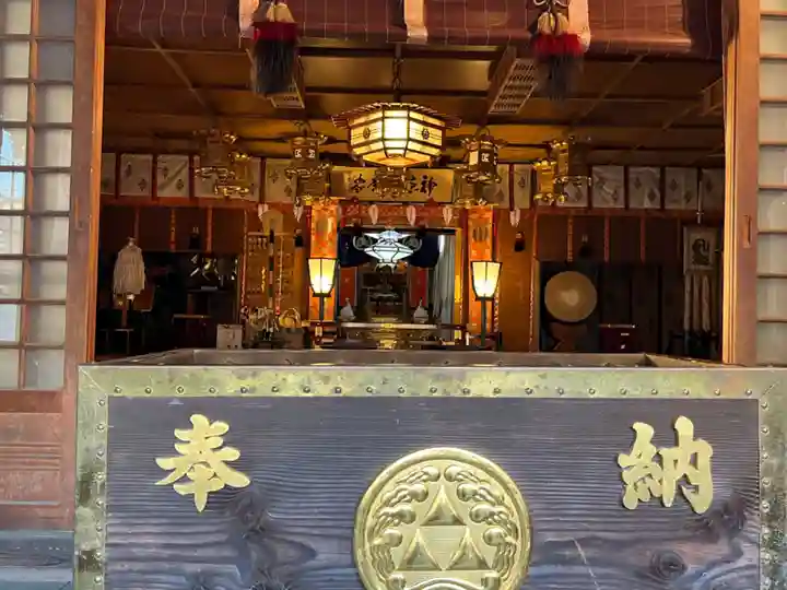 白蛇辨財天の本殿・本堂