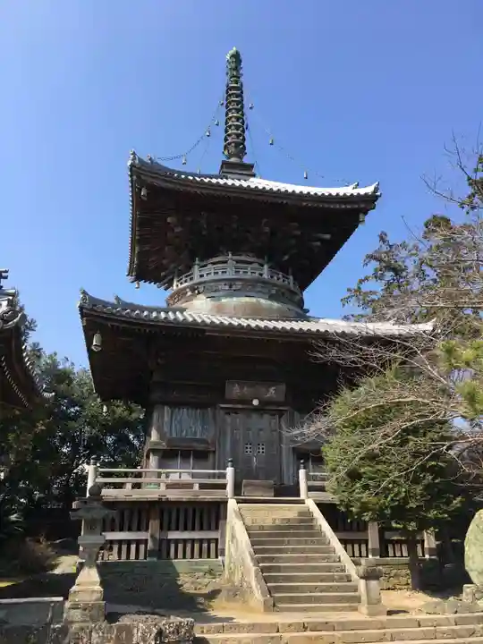 霊山寺の塔