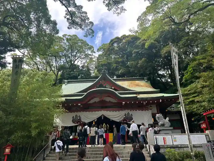 來宮神社の{uncategorized: "未分類", other: "その他", undefined: "問題あり", building: "その他建物", grave: "お墓", sacred_gate: "鳥居", guardian: "狛犬", statue: "像", buddha: "仏像", history: "歴史", nature: "自然", garden: "庭園", animal: "動物", pagoda: "塔", temizu: "手水舎", mountain_gate: "山門・神門", sanctuary: "本殿・本堂", subordinate: "末社・摂社", art: "芸術", scenery: "景色", jizo: "地蔵", ema: "絵馬", goshuin: "御朱印", omikuji: "おみくじ", items: "授与品その他", amulet: "お守り", goshuincho: "御朱印帳", eats: "食事", festival: "お祭り", votive_dance: "神楽", shichigosan: "七五三参", wedding: "結婚式", experience: "体験その他", initially: "初詣", around: "周辺", anti_infection: "感染症対策"}