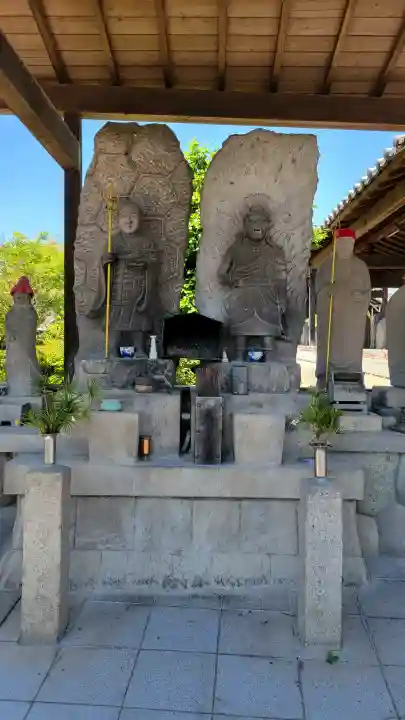 乙津寺 (鏡島弘法)の{uncategorized: "未分類", other: "その他", undefined: "問題あり", building: "その他建物", grave: "お墓", sacred_gate: "鳥居", guardian: "狛犬", statue: "像", buddha: "仏像", history: "歴史", nature: "自然", garden: "庭園", animal: "動物", pagoda: "塔", temizu: "手水舎", mountain_gate: "山門・神門", sanctuary: "本殿・本堂", subordinate: "末社・摂社", art: "芸術", scenery: "景色", jizo: "地蔵", ema: "絵馬", goshuin: "御朱印", omikuji: "おみくじ", items: "授与品その他", amulet: "お守り", goshuincho: "御朱印帳", eats: "食事", festival: "お祭り", votive_dance: "神楽", shichigosan: "七五三参", wedding: "結婚式", experience: "体験その他", initially: "初詣", around: "周辺", anti_infection: "感染症対策"}