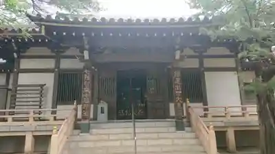 三寳寺の本殿・本堂