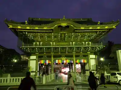 成田山新勝寺の山門・神門