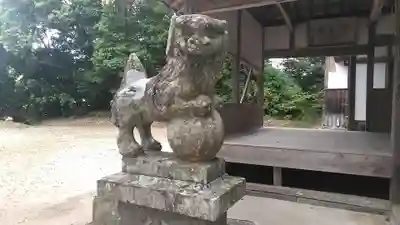 上秣神社の狛犬