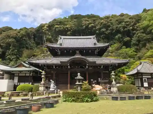 三室戸寺の本殿・本堂