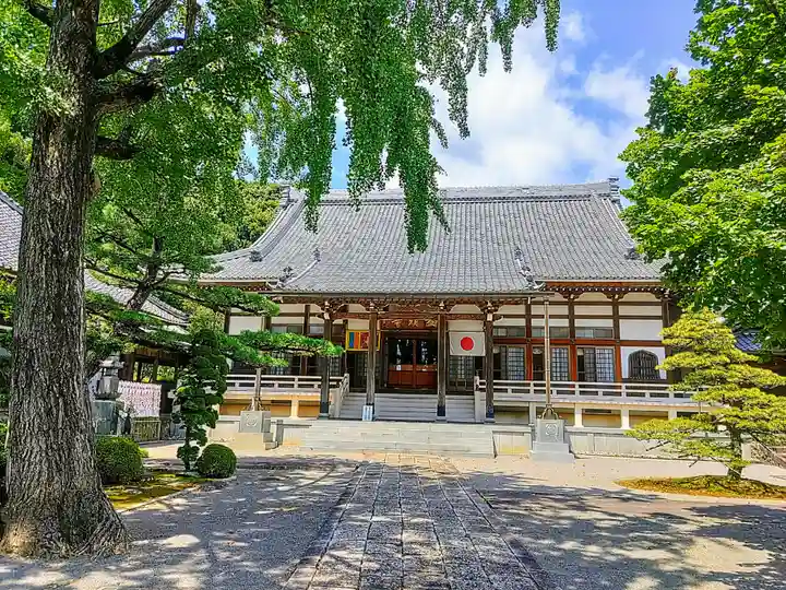 西明寺の本殿・本堂