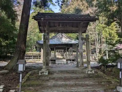 知井八幡神社の{uncategorized: "未分類", other: "その他", undefined: "問題あり", building: "その他建物", grave: "お墓", sacred_gate: "鳥居", guardian: "狛犬", statue: "像", buddha: "仏像", history: "歴史", nature: "自然", garden: "庭園", animal: "動物", pagoda: "塔", temizu: "手水舎", mountain_gate: "山門・神門", sanctuary: "本殿・本堂", subordinate: "末社・摂社", art: "芸術", scenery: "景色", jizo: "地蔵", ema: "絵馬", goshuin: "御朱印", omikuji: "おみくじ", items: "授与品その他", amulet: "お守り", goshuincho: "御朱印帳", eats: "食事", festival: "お祭り", votive_dance: "神楽", shichigosan: "七五三参", wedding: "結婚式", experience: "体験その他", initially: "初詣", around: "周辺", anti_infection: "感染症対策"}