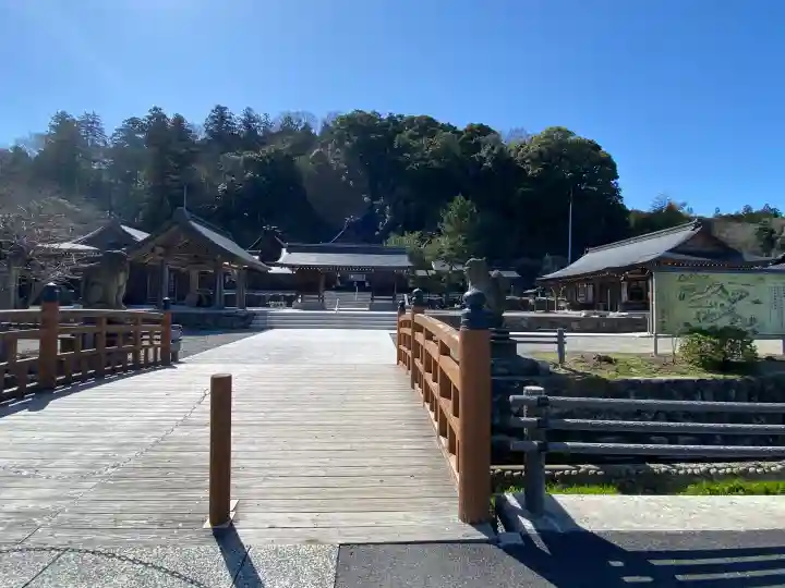 佐太神社の{uncategorized: "未分類", other: "その他", undefined: "問題あり", building: "その他建物", grave: "お墓", sacred_gate: "鳥居", guardian: "狛犬", statue: "像", buddha: "仏像", history: "歴史", nature: "自然", garden: "庭園", animal: "動物", pagoda: "塔", temizu: "手水舎", mountain_gate: "山門・神門", sanctuary: "本殿・本堂", subordinate: "末社・摂社", art: "芸術", scenery: "景色", jizo: "地蔵", ema: "絵馬", goshuin: "御朱印", omikuji: "おみくじ", items: "授与品その他", amulet: "お守り", goshuincho: "御朱印帳", eats: "食事", festival: "お祭り", votive_dance: "神楽", shichigosan: "七五三参", wedding: "結婚式", experience: "体験その他", initially: "初詣", around: "周辺", anti_infection: "感染症対策"}
