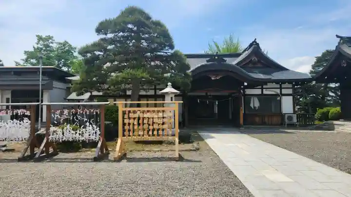 山形縣護國神社の{uncategorized: "未分類", other: "その他", undefined: "問題あり", building: "その他建物", grave: "お墓", sacred_gate: "鳥居", guardian: "狛犬", statue: "像", buddha: "仏像", history: "歴史", nature: "自然", garden: "庭園", animal: "動物", pagoda: "塔", temizu: "手水舎", mountain_gate: "山門・神門", sanctuary: "本殿・本堂", subordinate: "末社・摂社", art: "芸術", scenery: "景色", jizo: "地蔵", ema: "絵馬", goshuin: "御朱印", omikuji: "おみくじ", items: "授与品その他", amulet: "お守り", goshuincho: "御朱印帳", eats: "食事", festival: "お祭り", votive_dance: "神楽", shichigosan: "七五三参", wedding: "結婚式", experience: "体験その他", initially: "初詣", around: "周辺", anti_infection: "感染症対策"}
