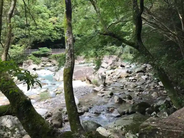 闘鶏神社の周辺