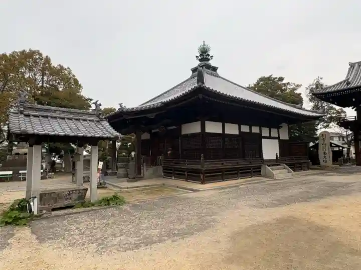 南光坊の{uncategorized: "未分類", other: "その他", undefined: "問題あり", building: "その他建物", grave: "お墓", sacred_gate: "鳥居", guardian: "狛犬", statue: "像", buddha: "仏像", history: "歴史", nature: "自然", garden: "庭園", animal: "動物", pagoda: "塔", temizu: "手水舎", mountain_gate: "山門・神門", sanctuary: "本殿・本堂", subordinate: "末社・摂社", art: "芸術", scenery: "景色", jizo: "地蔵", ema: "絵馬", goshuin: "御朱印", omikuji: "おみくじ", items: "授与品その他", amulet: "お守り", goshuincho: "御朱印帳", eats: "食事", festival: "お祭り", votive_dance: "神楽", shichigosan: "七五三参", wedding: "結婚式", experience: "体験その他", initially: "初詣", around: "周辺", anti_infection: "感染症対策"}