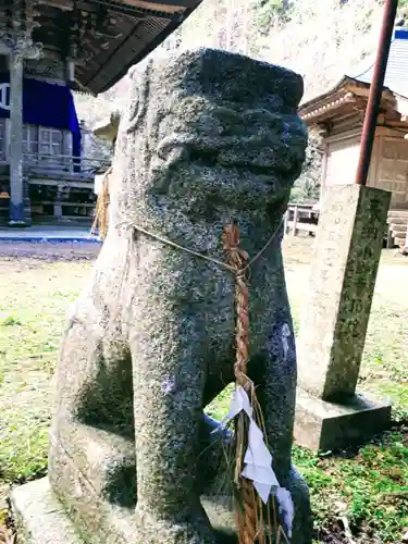 興田神社の狛犬