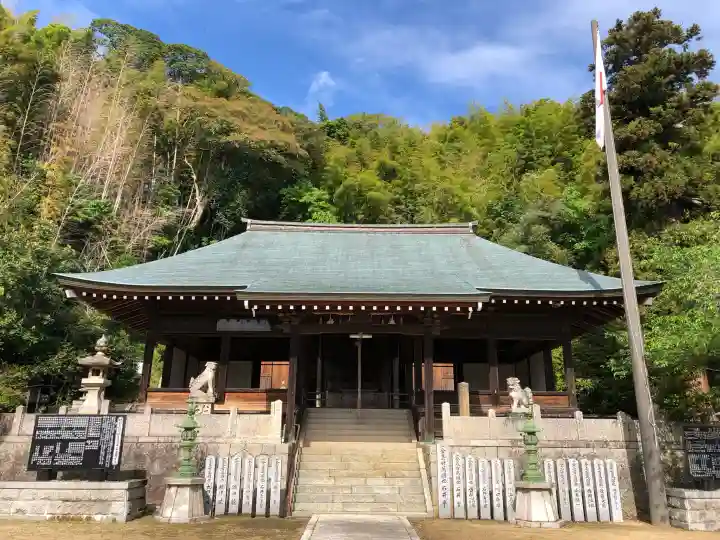 安乎八幡神社の{uncategorized: "未分類", other: "その他", undefined: "問題あり", building: "その他建物", grave: "お墓", sacred_gate: "鳥居", guardian: "狛犬", statue: "像", buddha: "仏像", history: "歴史", nature: "自然", garden: "庭園", animal: "動物", pagoda: "塔", temizu: "手水舎", mountain_gate: "山門・神門", sanctuary: "本殿・本堂", subordinate: "末社・摂社", art: "芸術", scenery: "景色", jizo: "地蔵", ema: "絵馬", goshuin: "御朱印", omikuji: "おみくじ", items: "授与品その他", amulet: "お守り", goshuincho: "御朱印帳", eats: "食事", festival: "お祭り", votive_dance: "神楽", shichigosan: "七五三参", wedding: "結婚式", experience: "体験その他", initially: "初詣", around: "周辺", anti_infection: "感染症対策"}
