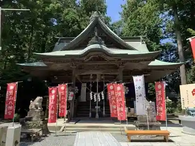 男山八幡神社の本殿