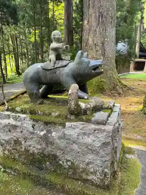 雄山神社中宮祈願殿(富山県)