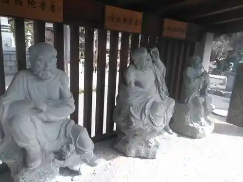 妙覚寺の像