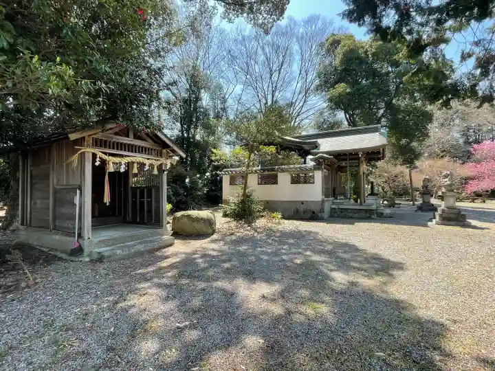 入江神社の{uncategorized: "未分類", other: "その他", undefined: "問題あり", building: "その他建物", grave: "お墓", sacred_gate: "鳥居", guardian: "狛犬", statue: "像", buddha: "仏像", history: "歴史", nature: "自然", garden: "庭園", animal: "動物", pagoda: "塔", temizu: "手水舎", mountain_gate: "山門・神門", sanctuary: "本殿・本堂", subordinate: "末社・摂社", art: "芸術", scenery: "景色", jizo: "地蔵", ema: "絵馬", goshuin: "御朱印", omikuji: "おみくじ", items: "授与品その他", amulet: "お守り", goshuincho: "御朱印帳", eats: "食事", festival: "お祭り", votive_dance: "神楽", shichigosan: "七五三参", wedding: "結婚式", experience: "体験その他", initially: "初詣", around: "周辺", anti_infection: "感染症対策"}