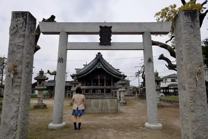 神明社(曽本神明社)の鳥居